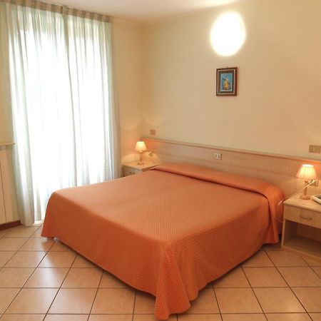 Casa Vacanze Touring Verbania Buitenkant foto
