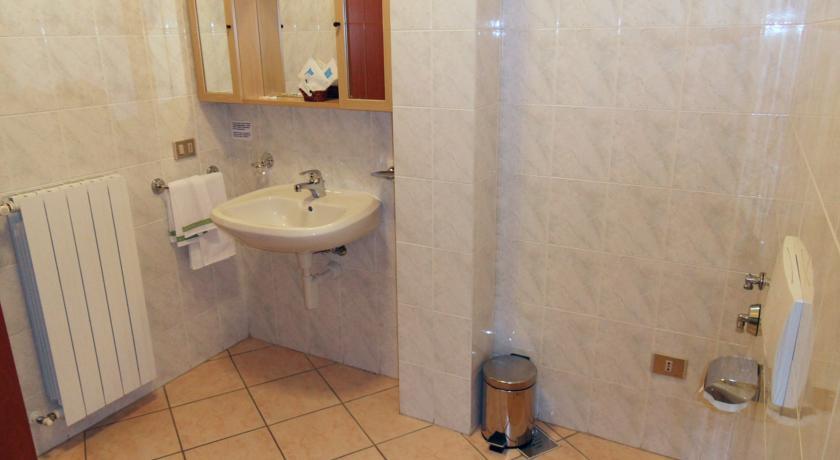 Casa Vacanze Touring Verbania Buitenkant foto