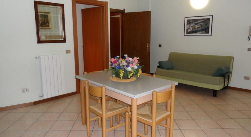 Casa Vacanze Touring Verbania Buitenkant foto