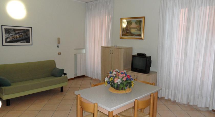 Casa Vacanze Touring Verbania Buitenkant foto