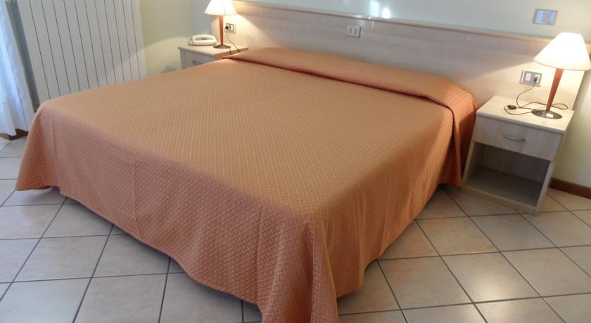 Casa Vacanze Touring Verbania Buitenkant foto