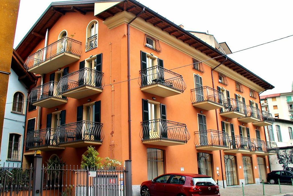 Casa Vacanze Touring Verbania Buitenkant foto