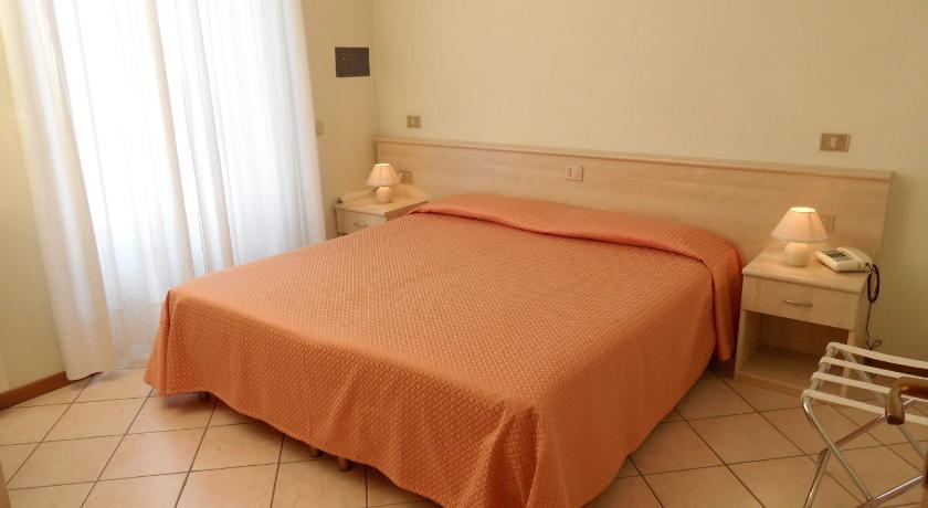 Casa Vacanze Touring Verbania Kamer foto